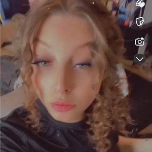 Meet your Posher, Nikole